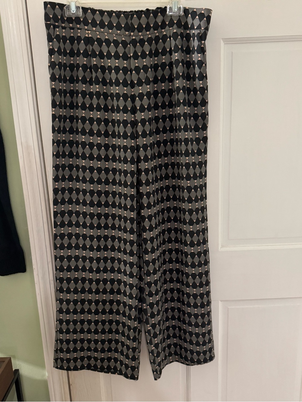Wide Leg Geometric Print Pants in Black and Pink